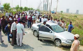 A view of the spot where a team of the Special Task Force carried out an encounter on the Noida-Greater Noida Expressway