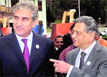 Foreign Minister SM Krishna (right) 