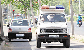 What can we expect from a common man when the law enforcers (police) don’t care two hoots for traffic rules in Zirakpur.