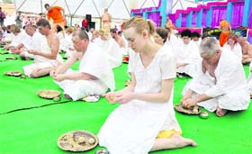 Foreigners take diksha in the holy city