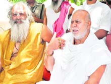 Mahant Gyan Das talks to mediapersons in Haridwar on Thursday. 