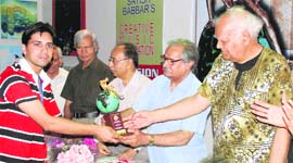 City-based artist Sanjeev Kumar has received an award for his painting at the 2nd All-India Annual Art competition and exhibition held at New Delhi