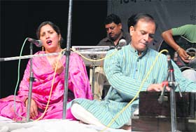 Artistes perform during Ek Saam Shiv Batalvi De Naam at the Punjab Kala Bhawan in Chandigarh