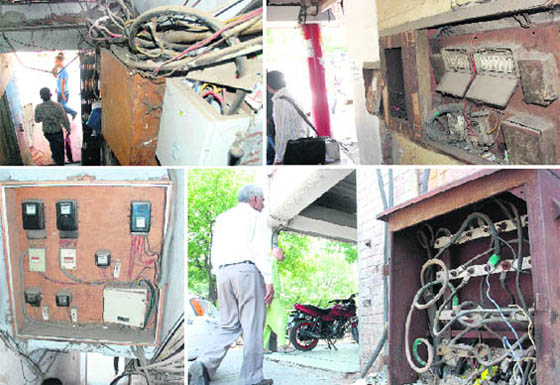 Even as short circuits and fire incidents are common in the Sector 22 photo market, the authorities concerned have turned a blind eye to the safety of people. Open electric junction boxes and naked wires can be seen everywhere at the market.