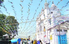 Roads being decorated with festoons ahead of Sirhind Fateh Diwas at Fatehgarh Sahib.