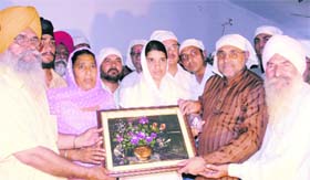 Rajya Sabha MP Avinash Rai Khanna honours Sandeep Kaur for securing 138th rank in the All-India Civil Services examination