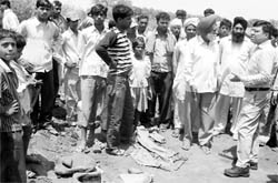 The Dera Bassi SDM listens to the problems of fire victims