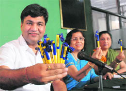 Rohit Shekhar Sharma with his photographic memory pens
