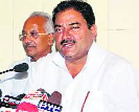 Abhey Singh Chautala announces INLD candidates for the Zila Parishad poll in Sirsa district