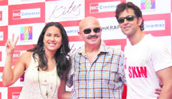 Barbara Mori, Rakesh Roshan and Hrithik