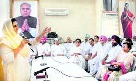 Rajinder Kaur Bhattal addresses party leaders in Chandigarh