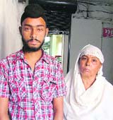 Jasbir Singh, who suffers from acute renal failure, with his mother Amrit Kaur.