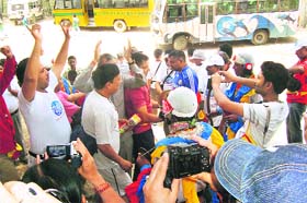 The first batch of Kailash Mansarovar pilgrims being welcomed at Pitthoragarh