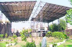 A private shed the reconstruction of which was ordered by the Supreme Court