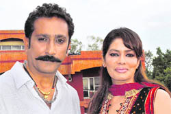 Mukesh Tiwari,Poonam Jhawar