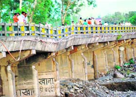 The damaged Balad bridge
