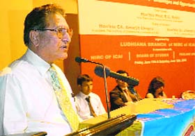 Vice-Chancellor of Panjab University RC Sobti speaks at a convention of CA students in Ludhiana