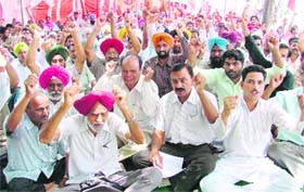 Members of various unions hold a protest against BSNL authorities in Ludhiana