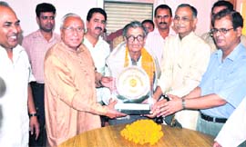 Pandit Sudhakar Chaturvedi Vedalankar (113) being felicitated at Gurukul Kangri University in Haridwar on Thursday.