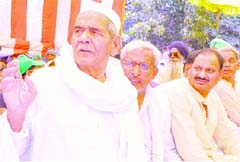 Farmer leader Chaudhari Mahendra Singh Tikait at the Kisan Maha Kumbh in Haridwar on Friday.