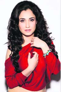 Jassi has broken new ground by hosting Apna Pardes for the London-based Venus TV