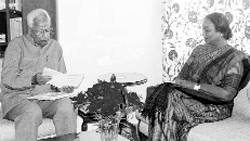Lok Sabha Speaker Meira Kumar with Governor NN Vohra at the Raj Bhavan in Srinagar on Saturday