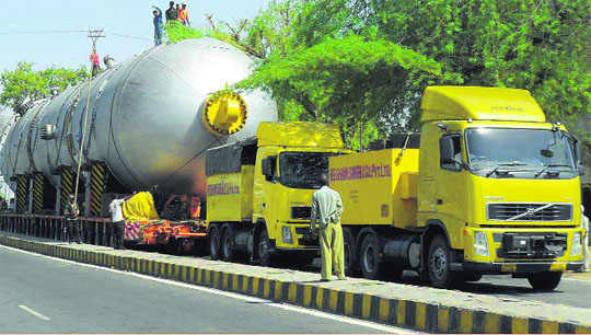 This huge trailer, which is carrying equipment meant for a refinery in Bhatinda, was a source of nuisance for residents of villages and towns of Sirsa and Fatehabad from where it passed recently. The trailer having 388 tyres is manned by 70 persons.