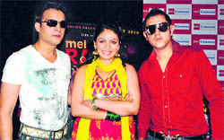 (L-R) Jimmy Sheirgill, Neeru Bajwa & Gippy Grewal