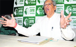 Environmentalist JP Dabral addresses the media in Dehradun on Saturday.