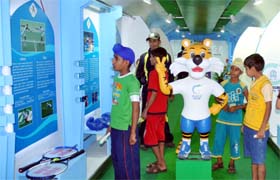 Kids take a look at the Commonwealth Express in Jalandhar
