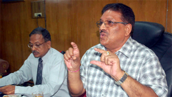 RS Kalaria of Punjab National Bank, addressing media in Bathinda on Monday.