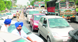 Commuters had a harrowing time due to a road block by teachers demanding 