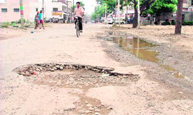 The municipal corporation hasnt inspired much confidence in the residents, as more often than not, the work on the construction of roads initiated in the past has been left midway