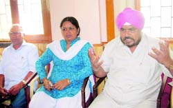 Prajatantrik Bahujan Shakti Dals founder Mansingh Bagga at a press conference in Mussoorie.