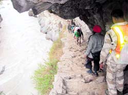 A dangerous stretch on the Kailash Mansarovar Yatra trek route alongside the Kali river
