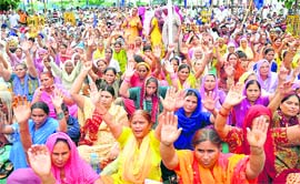 Workers at a state-level rally against price rise organised by the BSP in Jalandhar 