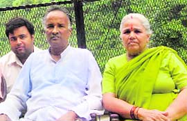  Aranya Ranjan, Pratap Shekhar and Dulari Devi.