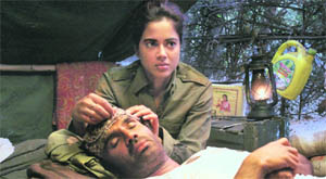 Sameera Reddy with Suniel Shetty 