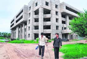 Work on the new district courts complex at Sector 43, Chandigarh, has come to a standstill with the Central government refusing an additional grant for the project