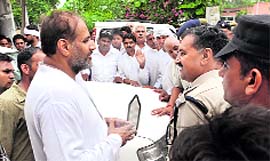 Former minister Chhatarpal Singh (left) and SP Subhash Yadav urges protesters to end the gherao in Hisar on Tuesday.