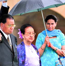 MoS for External Affairs Preneet Kaur (R) with Myanmar military ruler General Than Shwe and his wife Daw Kyaing in New Delhi on Tuesday