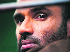 Suniel Shetty in Red Alert
