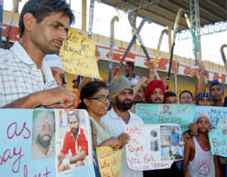 Hockey players wish Pargat Singh good luck for the election to the post of Hockey India president to be held on August 5.
