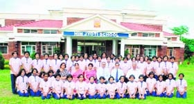 Students of Him Jyoti School with ONGC officials