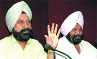Prof A.S Brar, Vice-Chancellor, Guru Nanak Dev University, addresses mediapersons in Amritsar on Friday.