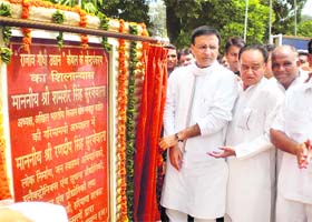 State PWD and Public Health Minister Randeep Singh Surjewla lays the foundation stone of Rs 1.30 crore Rajiv Gandhi Udyan in Jawahar Park in Kaithal