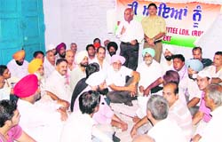 District Congress Committee president Jagnohan Sharma addresses a function to mark the 68th anniversary of the Quit India Movement in Ludhiana on Monday.