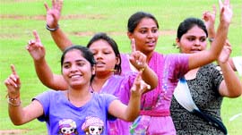 Girls in bhangra mode.