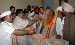 District Congress workers paying floral tributes to Rajiv Gandhi on his birth anniversary in Bathinda on Friday