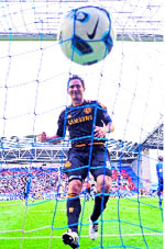 Frank Lampard sees the ball roll in after Nicolas Anelka scored